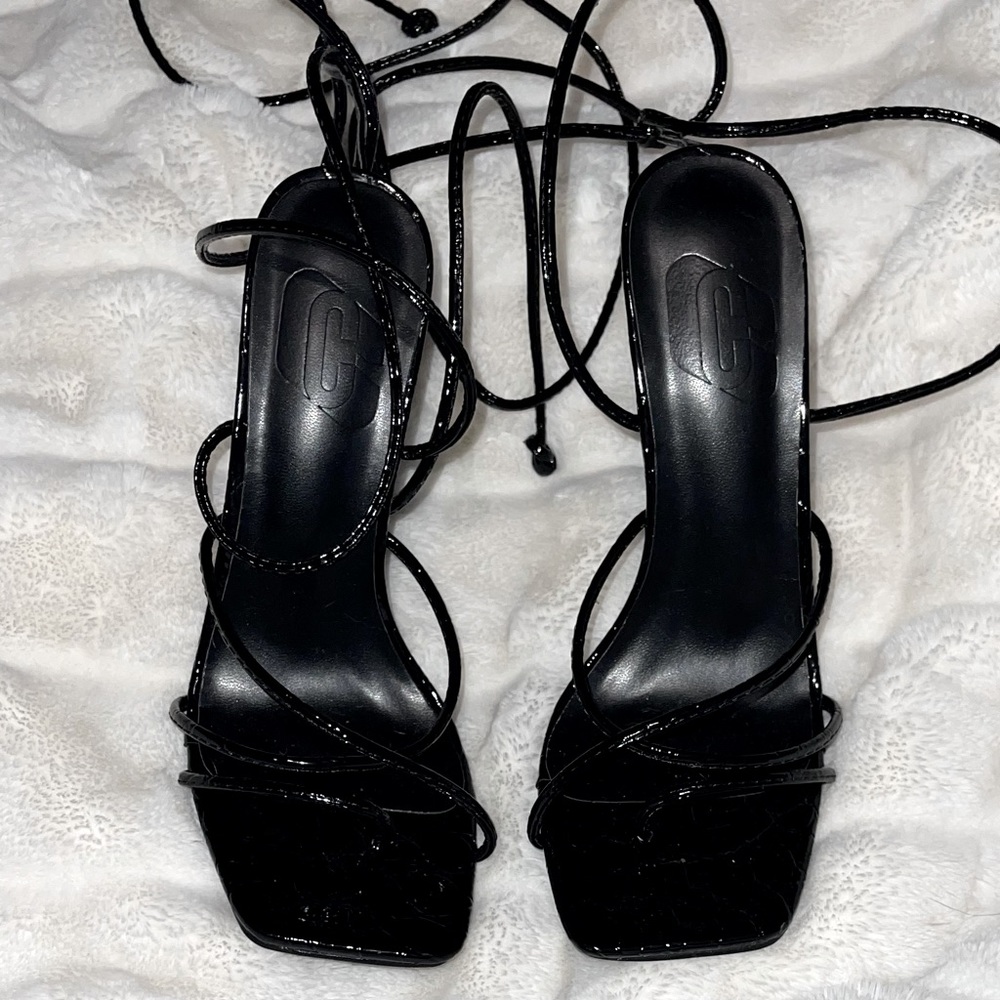 Square toed stilettos never worn- tie